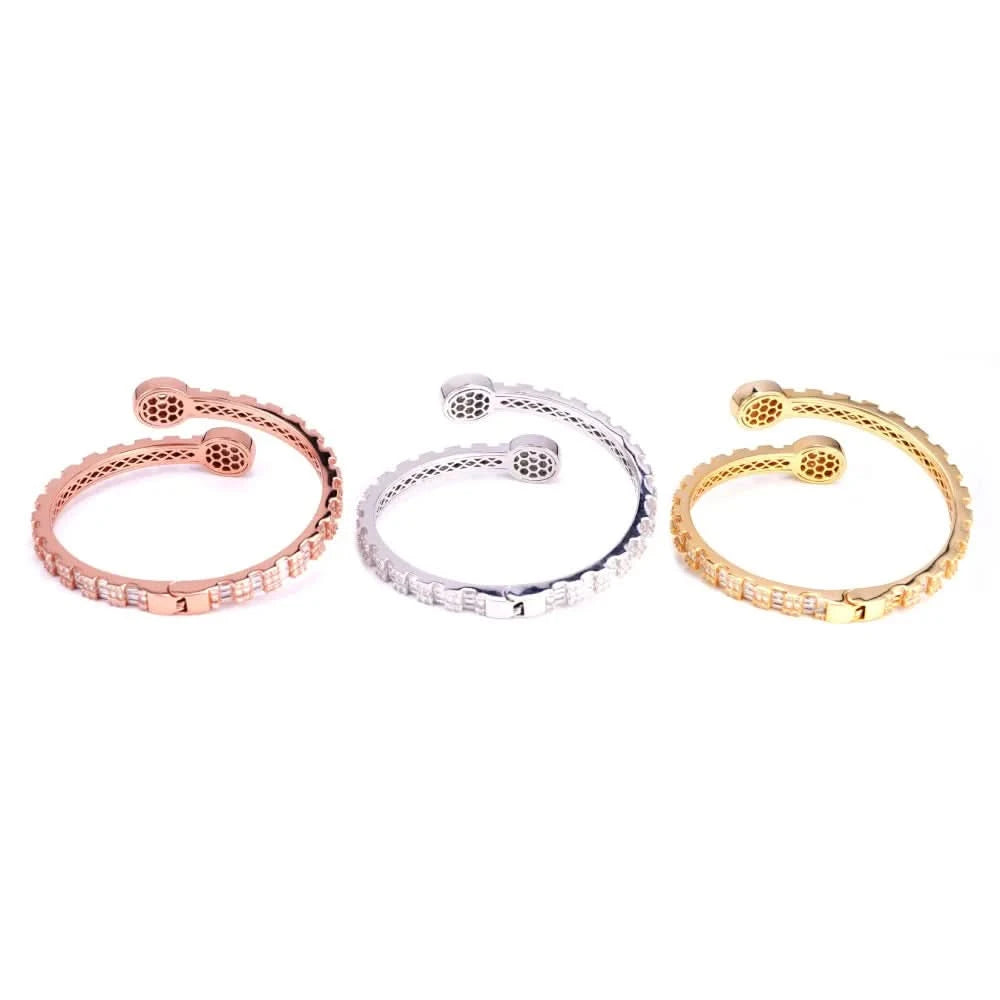 Circle Baguette Moissanite Bangle Bracelet 14K Gold
